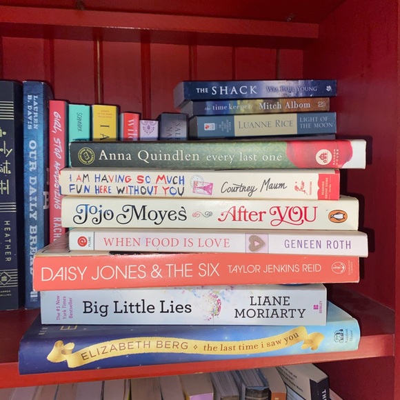 ✨3/$15✨AFTER YOU a novel by Jojo Moyes - Picture 3 of 3